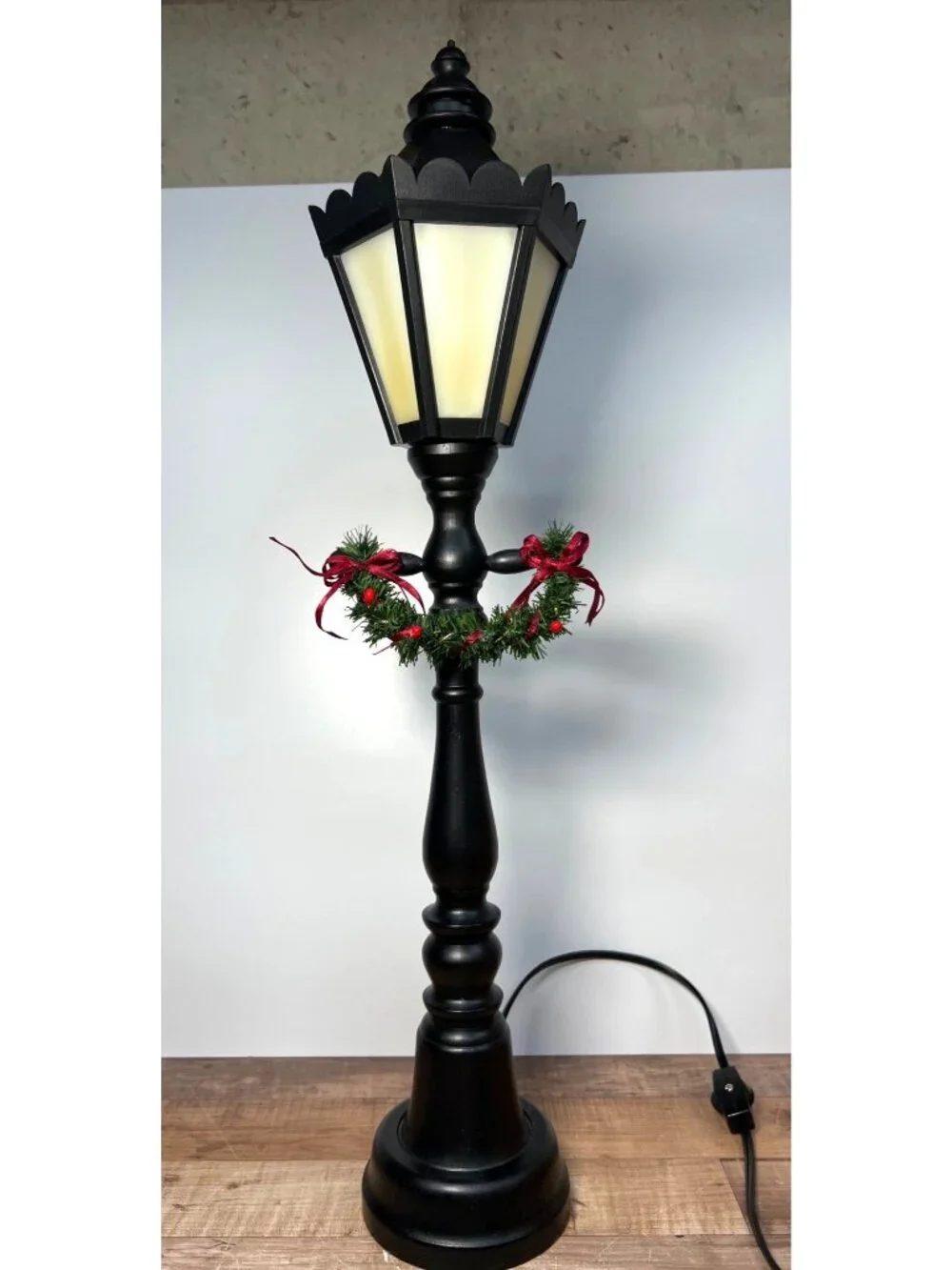 Black Christmas Candelabra Table Lamp With UL Certification For Indoor Use